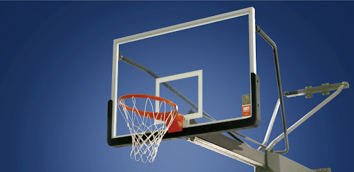 德塞利选择范德萨、卡洛斯、拉莫斯等球员，展现其独特风格与偏好。